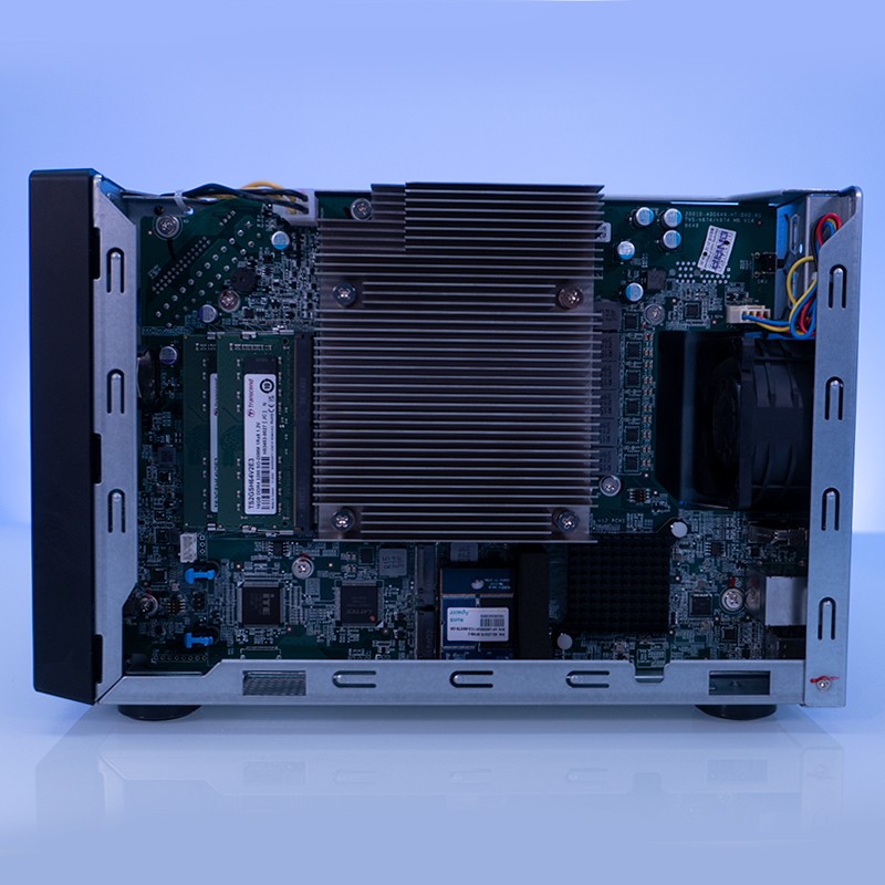 TVS-h674-i3-16G Servidor QNAP - 39576